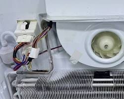 Hình ảnh về Kiểm tra quạt gió tủ mát Sanaky, hình ảnh tháo lồng quạt để kiểm tra